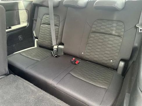 Used 2025 Nissan Pathfinder SV AWD/4WD image 25