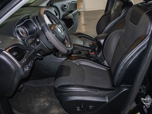 Used 2022 Jeep Cherokee Limited AWD/4WD image 7