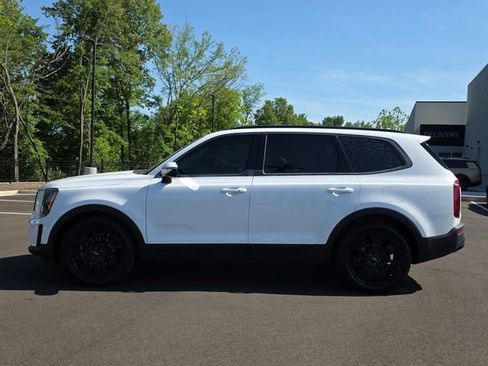 Used 2022 Kia Telluride EX w/ EX Premium Package AWD/4WD image 2