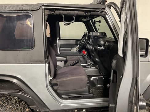 Used 2013 Jeep Wrangler Sport w/ Connectivity Group AWD/4WD image 27