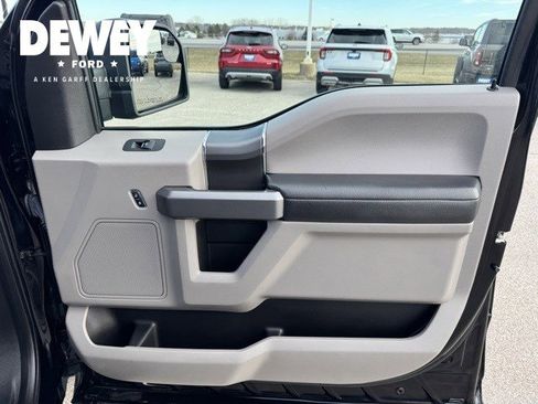 Used 2016 Ford F150 XLT w/ Equipment Group 302A Luxury image 32