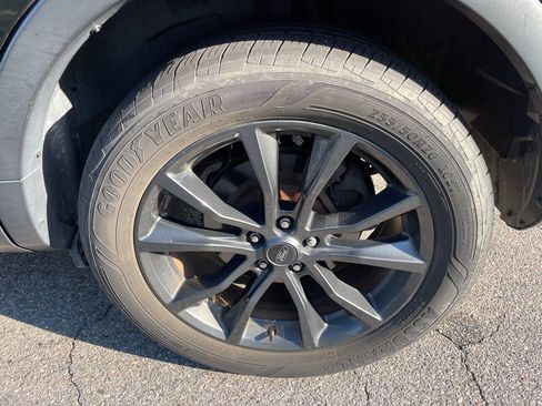 Used 2017 Ford Explorer XLT w/ Equipment Group 202A image 11