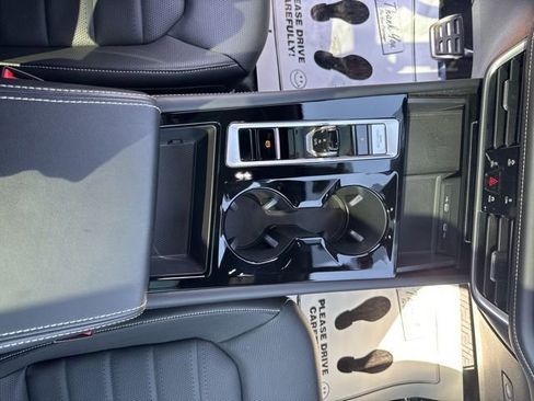 Used 2024 Volkswagen Atlas Cross Sport SEL R-Line image 17