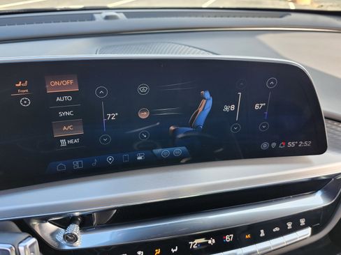 Used 2024 Cadillac Lyriq Luxury image 34