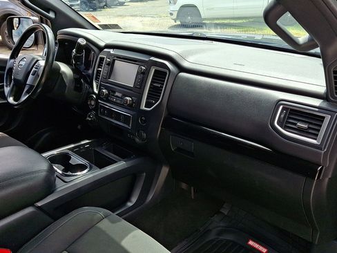 Used 2019 Nissan Titan SV w/ SV Convenience Package AWD/4WD image 10