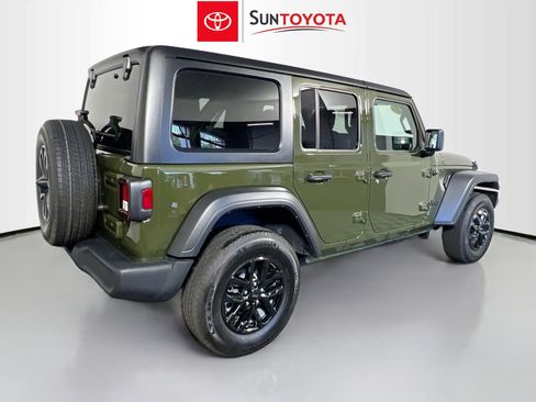Used 2023 Jeep Wrangler Sport S image 4