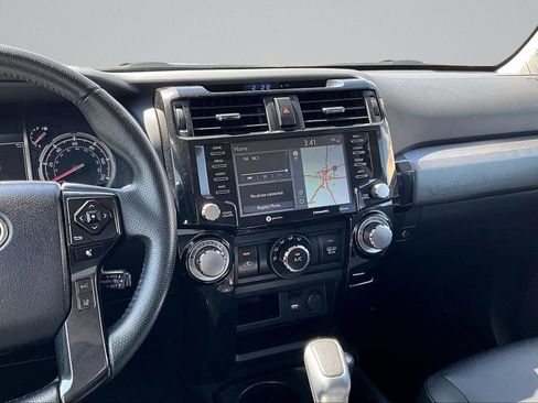 Used 2021 Toyota 4Runner TRD Off-Road Premium w/ Moonroof Package AWD/4WD image 4