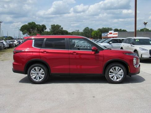 New 2026 Mitsubishi Outlander ES FWD image 2