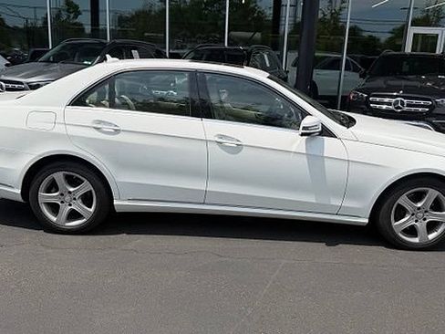 Used 2014 Mercedes-Benz E 350 4MATIC Sedan image 10
