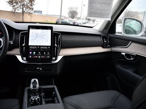 Certified 2025 Volvo XC90 B6 Plus image 17