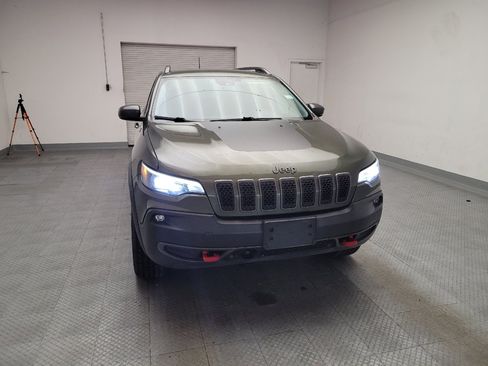Used 2019 Jeep Cherokee Trailhawk AWD/4WD image 14