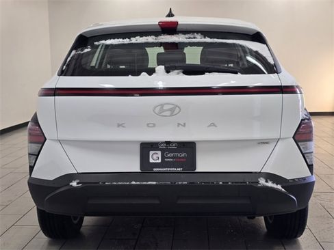 Used 2024 Hyundai Kona SE image 13