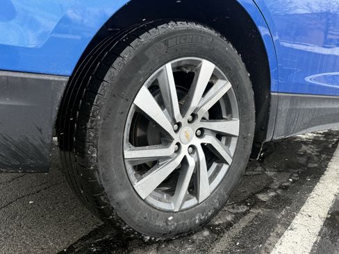 Used 2024 Chevrolet Equinox LT image 12