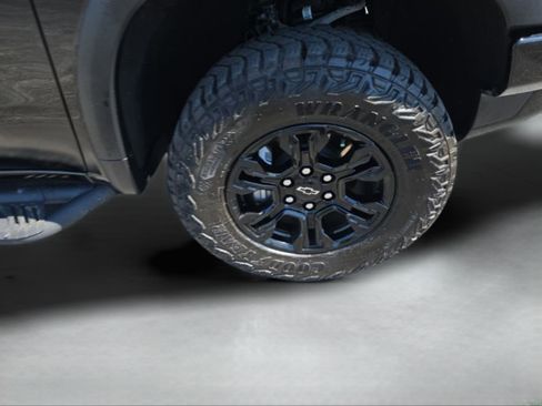 Used 2025 Chevrolet Silverado 1500 ZR2 w/ Technology Package image 16