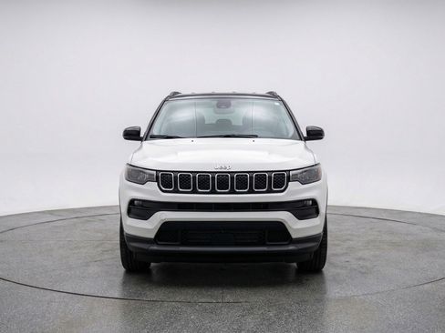 Used 2025 Jeep Compass Limited AWD/4WD image 2