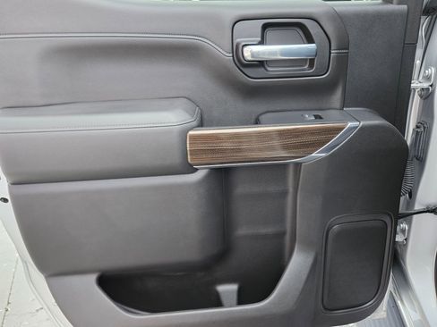 Used 2020 Chevrolet Silverado 1500 RST image 22