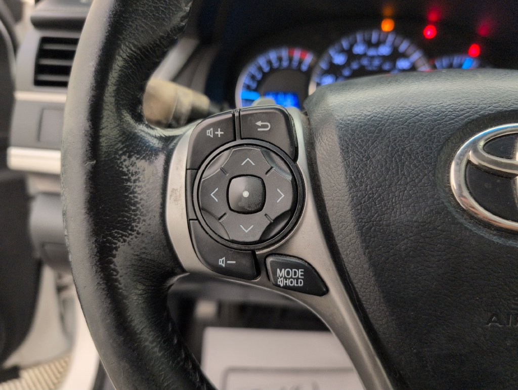 Used 2013 Toyota Camry SE FWD image 32
