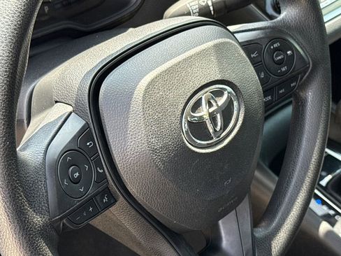 Used 2021 Toyota Corolla LE image 29