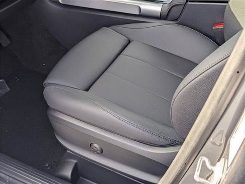 Used 2026 Mercedes-Benz GLB 250 image 4