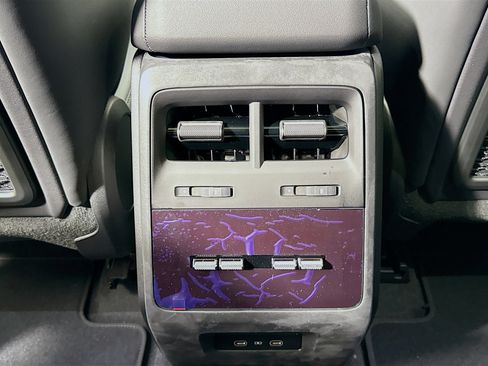 Certified 2025 Porsche Macan 4S Electric AWD/4WD image 19