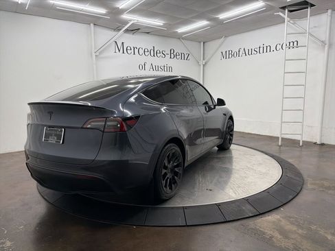 Used 2023 Tesla Model Y 2WD image 7