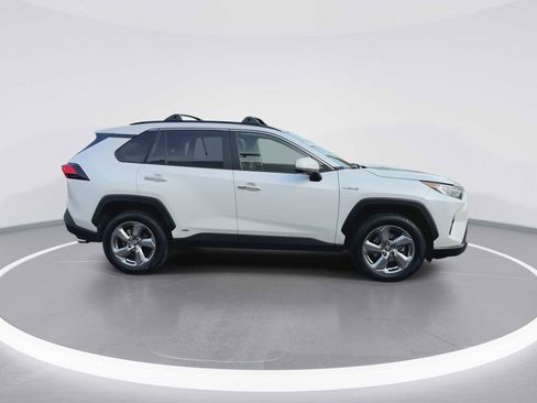 Used 2020 Toyota RAV4 Limited image 9