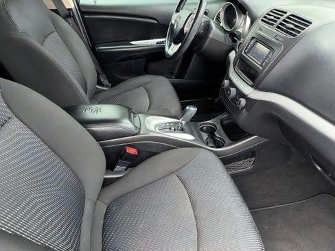 Used 2020 Dodge Journey SE w/ SE Popular Equipment Group FWD image 12