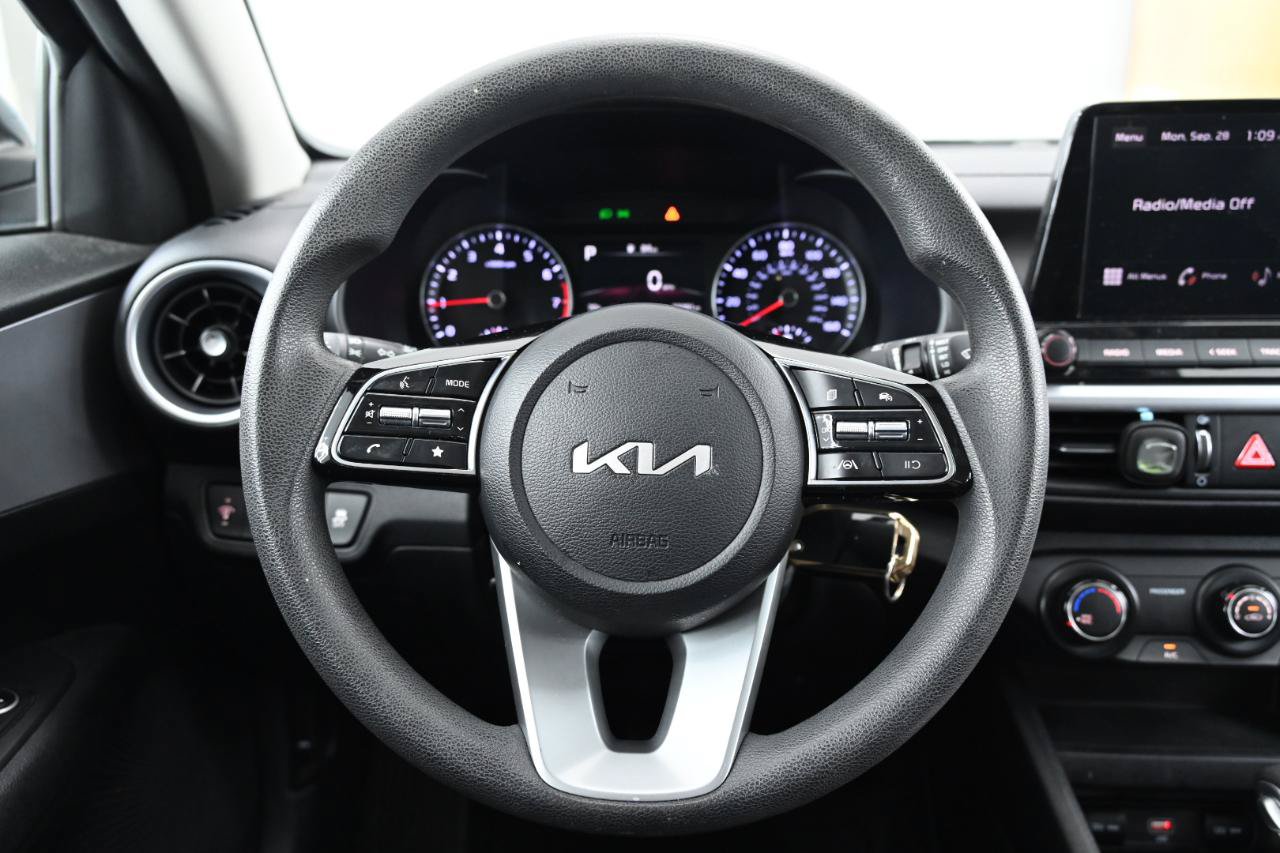 Used 2023 Kia Forte LXS w/ LXS Technology Package FWD image 19