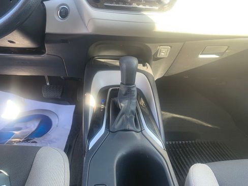 Used 2025 Toyota Corolla LE image 23