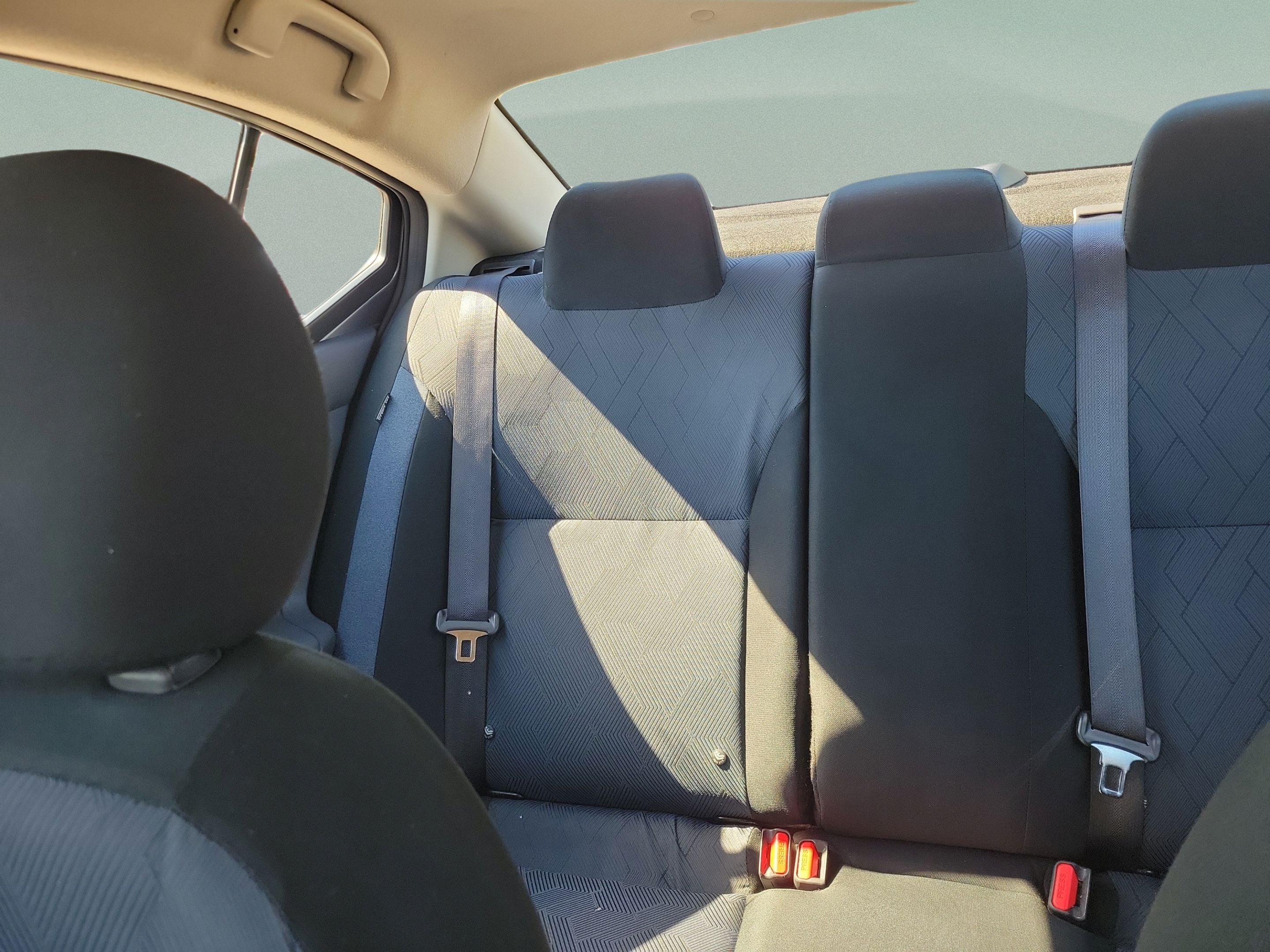 Used 2025 Nissan Versa SV FWD image 8