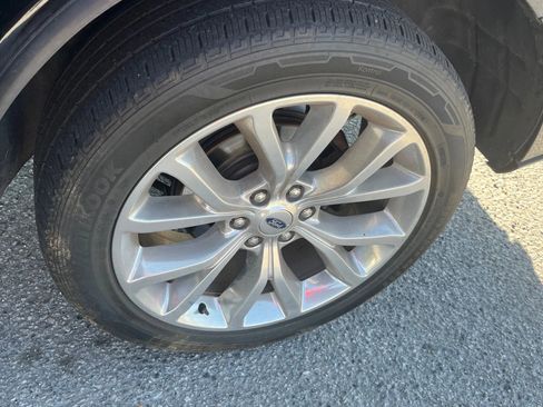 Used 2019 Ford Expedition Platinum AWD/4WD image 13