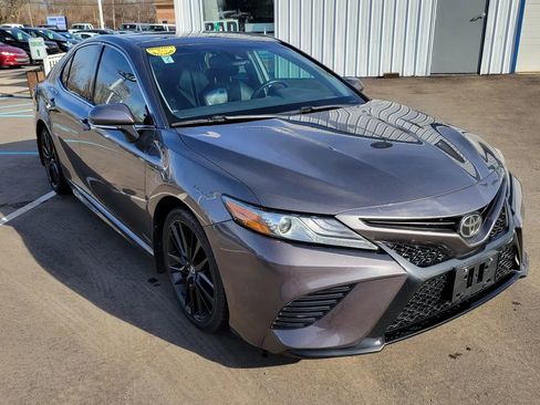 Used 2019 Toyota Camry XSE image 14