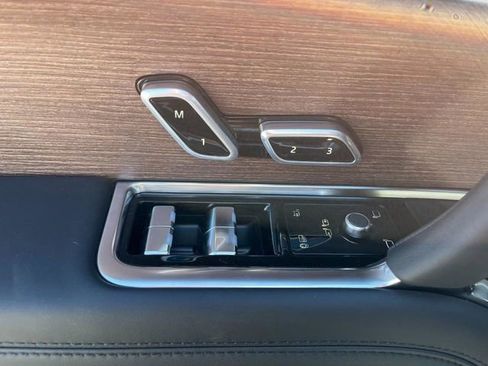 New 2025 Land Rover Range Rover SE AWD/4WD image 30