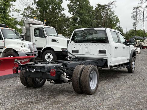 New 2025 Ford F550 4x4 Crew Cab Super Duty image 2
