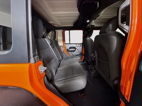 Used 2018 Jeep Wrangler Unlimited Sport S image 27