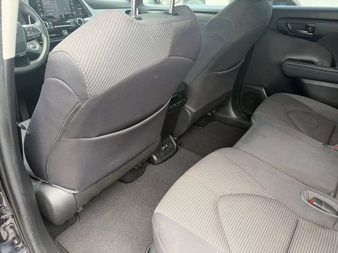 Used 2021 Toyota Highlander L FWD image 28