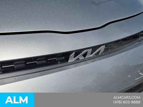 Used 2025 Kia Soul LX w/ LX Technology Package FWD image 25