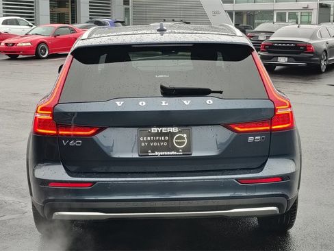 Certified 2025 Volvo V60 B5 Cross Country Plus image 31