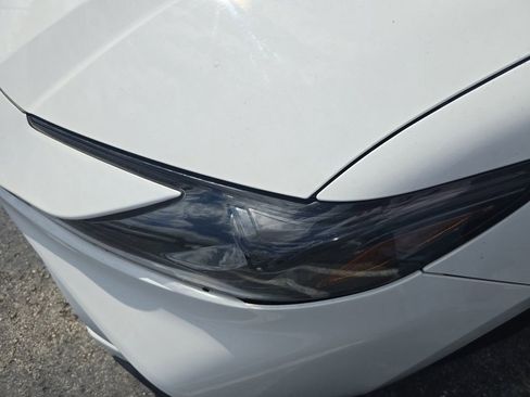 Used 2025 Toyota Camry SE w/ Convenience Package FWD image 9