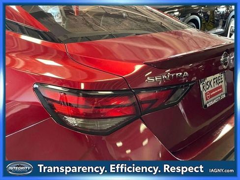 Used 2021 Nissan Sentra SR w/ SR Premium Package FWD image 11