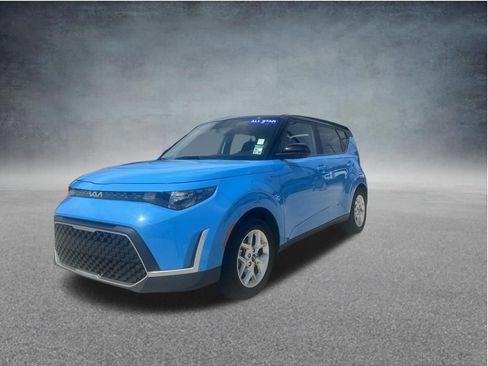 Used 2023 Kia Soul S FWD image 3