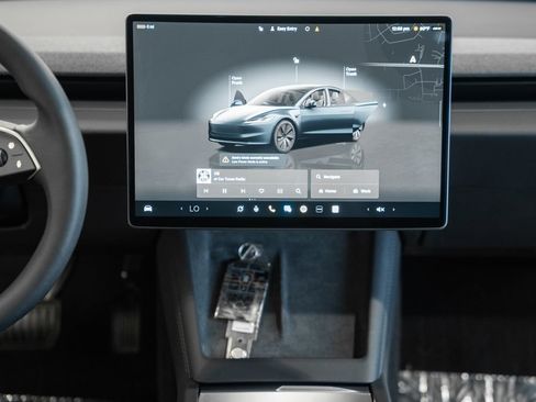 Used 2025 Tesla Model 3 RWD image 18