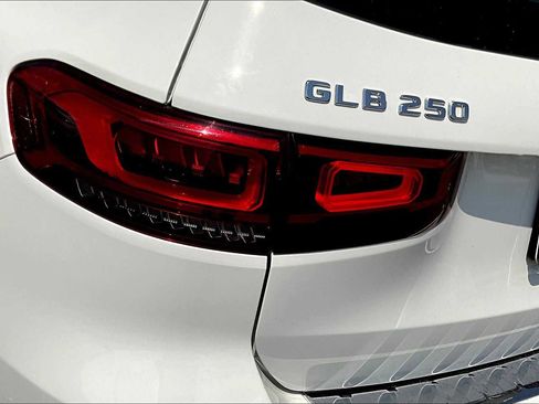Certified 2023 Mercedes-Benz GLB 250 w/ Premium Package image 28