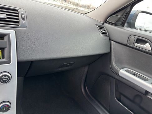 Used 2011 Volvo S40 T5 w/ Preferred Pkg image 17