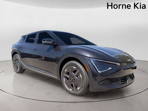 New 2026 Kia EV6 Light RWD image 2