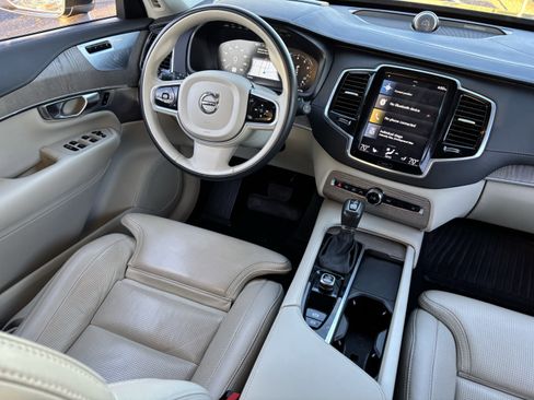 Used 2022 Volvo XC90 T6 Inscription image 13