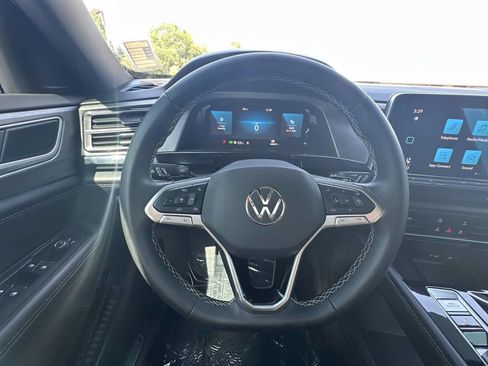Used 2024 Volkswagen Atlas Cross Sport SE FWD image 24
