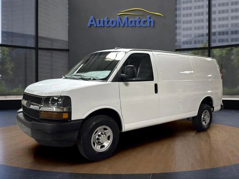 Used 2023 Chevrolet Express 2500 image 4
