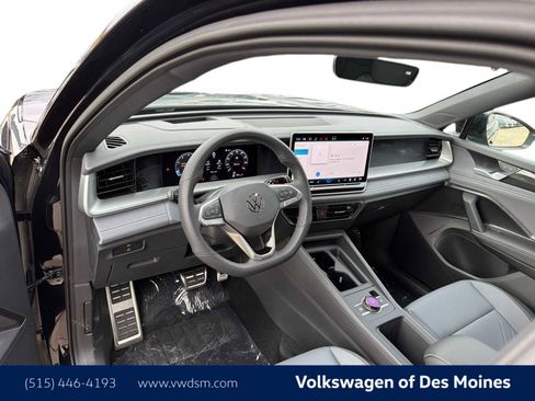 New 2026 Volkswagen Tiguan SE R-Line image 2