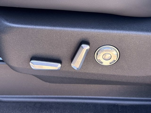 New 2027 Lincoln Navigator Reserve AWD/4WD image 23